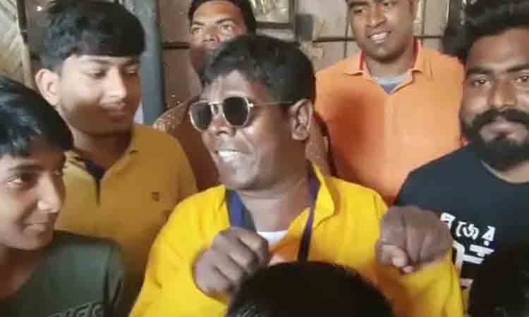 మ‌రో పాట పాడిన‌ క‌చ్చా బాద‌మ్ సింగ‌ర్ భుబ‌న్‌.. వేరే లేవ‌ల్ అంటున్న నెటిజ‌న్లు : వైర‌ల్ వీడియో