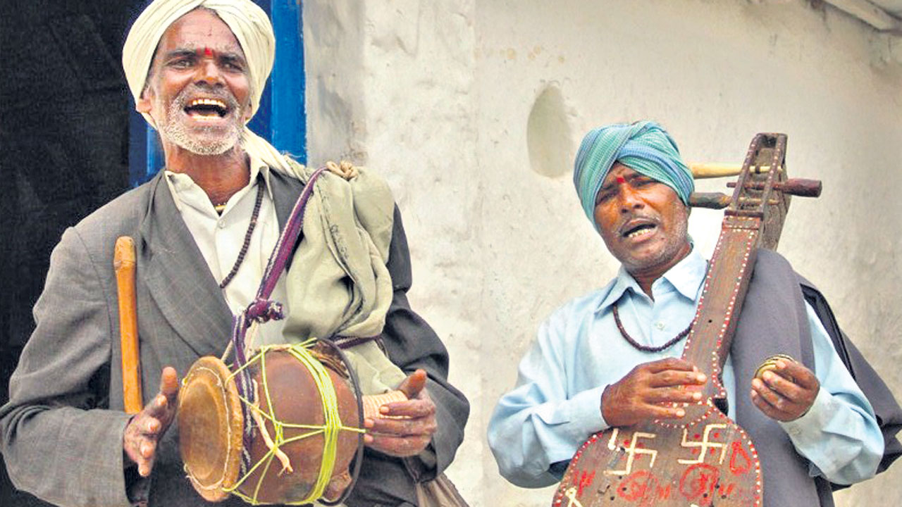 Burra katha | బుర్ర క‌థ‌కు ఆ పేరెలా వ‌చ్చింది? అస‌లు ఫ‌స్ట్‌ ఇవి ఎలా రూపొందాయి?