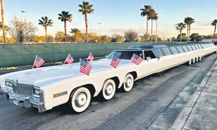 కారులోనే స్మిమ్మింగ్‌పూల్‌.. హెలీప్యాడ్‌!