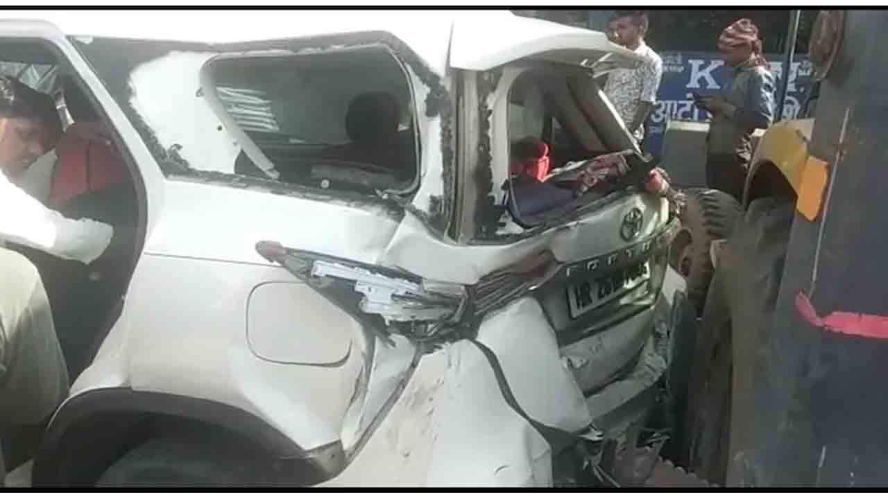 ట్రాక్ట‌ర్‌ను ఢీకొన్న యూపీ డిప్యూటీ సీఎం కేశ‌వ్ ప్ర‌సాద్ మౌర్య కుమారుడి వాహ‌నం!