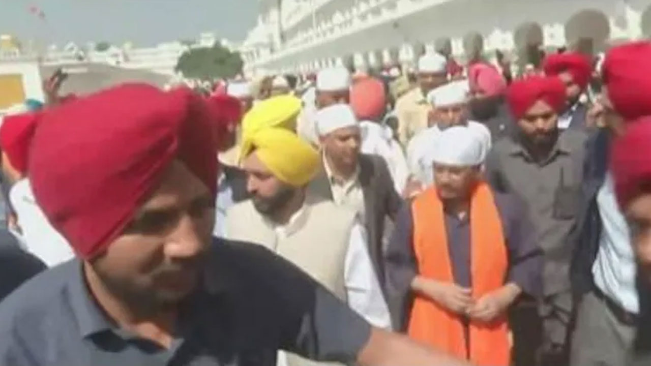 పంజాబ్‌లో కేజ్రీవాల్ ప‌ర్య‌ట‌న‌.. గురుద్వారాను ద‌ర్శించుకున్న కేజ్రీవాల్‌