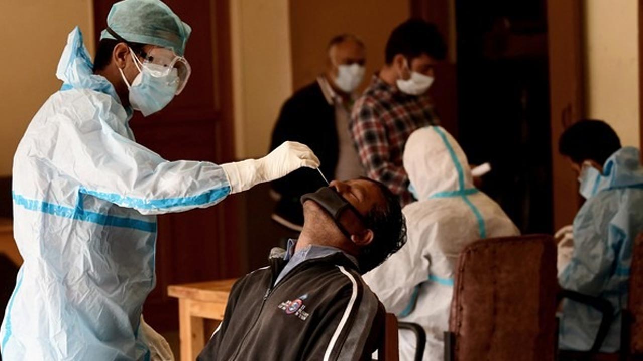 దేశంలో కొత్త‌గా 1,581 పాజిటివ్ కేసులు న‌మోదు