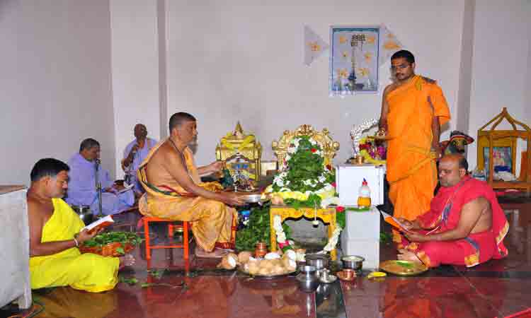 శివాలయంలో లక్షబిల్వార్చన