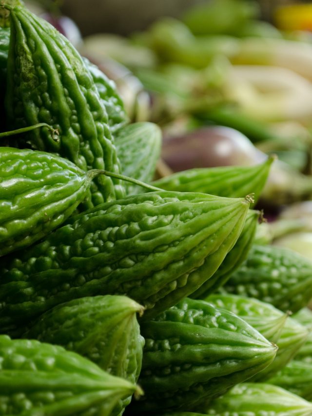 కాక‌రతో అందాన్ని పెంచుకోండి ఇలా..