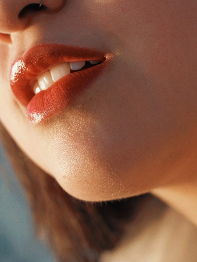 Beauty Tips | అంద‌మైన పెద‌వుల కోసం ఇలా చేయండి