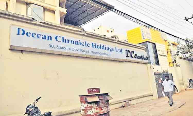 దక్కన్‌ క్రానికల్‌పై సెబీ కొరడా