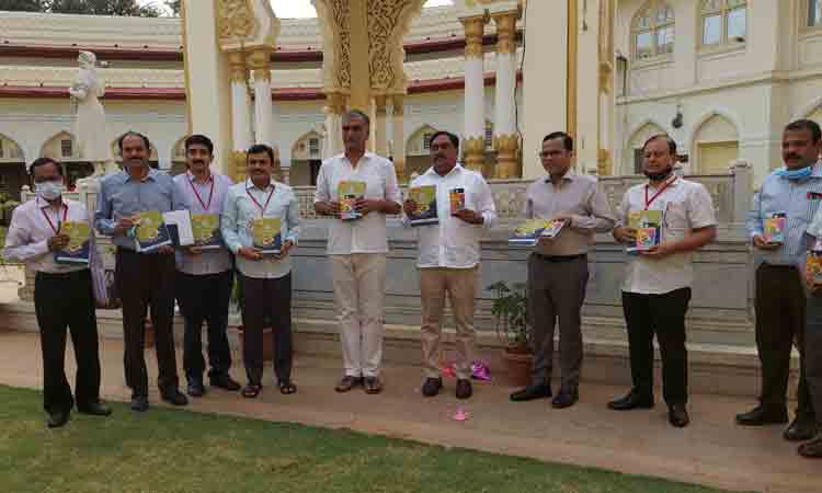 ‘ప‌ల్లె ప్రగతి’ డైరీని ఆవిష్కరించిన మంత్రులు హ‌రీశ్ రావు, ఎర్రబెల్లి