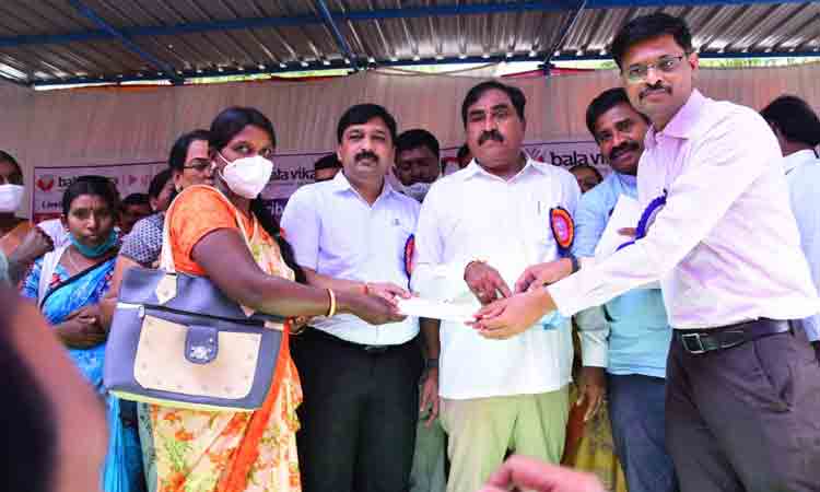 ‘మన ఊరు-మనబడి’లో ప్రతి ఒక్కరు భాగస్వాములు కావాలి : మంత్రి ఎర్రబెల్లి