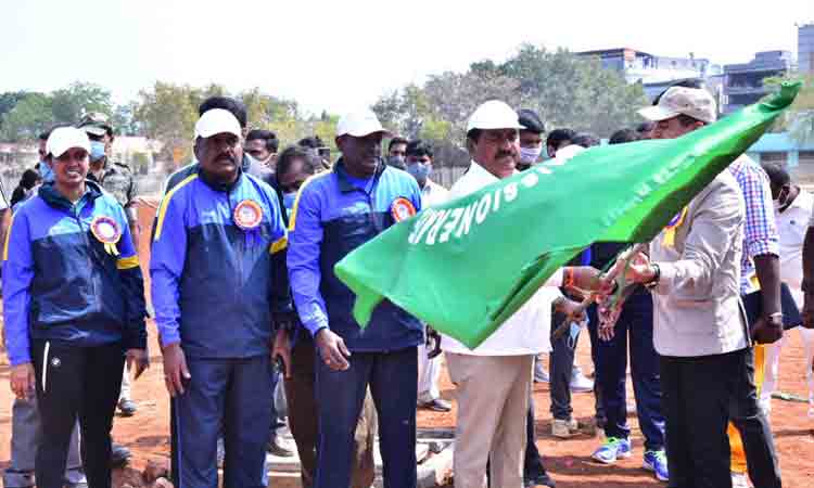 శాంతిభద్రతల పరిరక్షణలో తెలంగాణ పోలీసుల పనితీరు అద్భుతం : మంత్రి ఎర్రబెల్లి