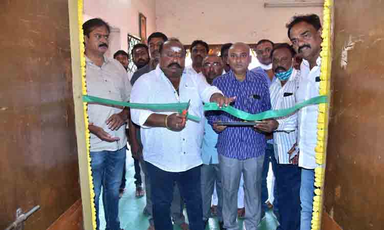 చేనేత వస్త్రాలను ధరించి వారికి చేయూతనిద్దాం : మంత్రి గంగుల