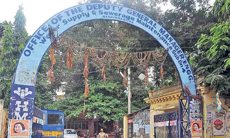 తాగునీటి వృథాకు చెక్‌..