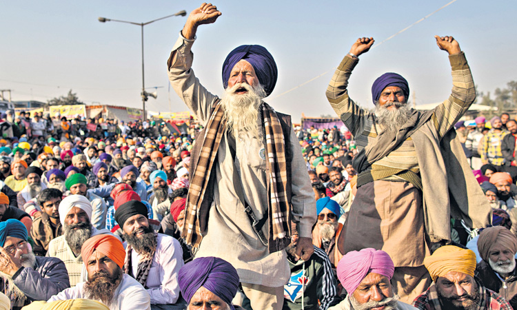 రైతులపై నమోదైన 17 కేసులు వెనక్కి