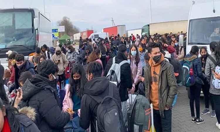 భార‌తీయులారా.. అర్జెంట్‌గా కీవ్‌ను వ‌దిలివెళ్లండి