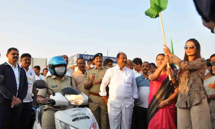 మహిళలంటే అబల కాదు..సబలలు అని నిరూపించాలి : జెడ్పీ చైర్ పర్సన్‌ సరిత