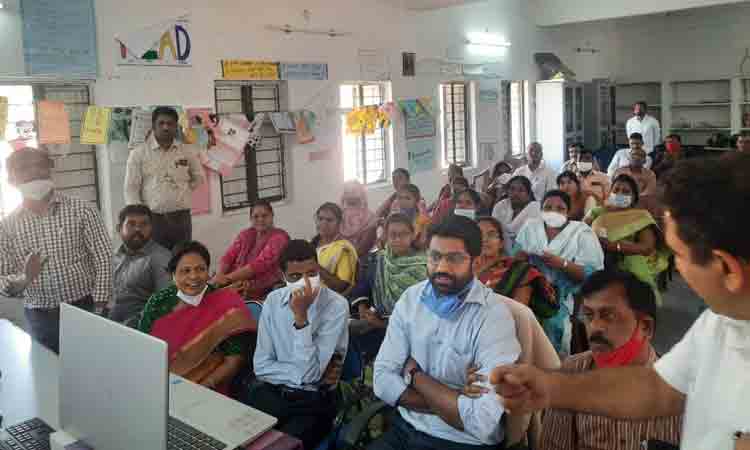 ఆంగ్లమాధ్యమానికి ఉపాధ్యాయులు సిద్ధంగా ఉండాలి