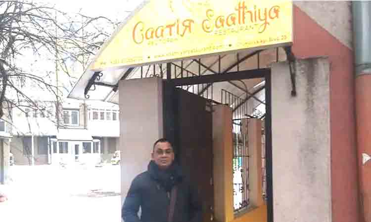 ఆగ‌ని బాంబుల మోత  :  కీవ్‌లో ఇండియ‌న్ రెస్టారెంట్ య‌జమాని ఔదార్యం!