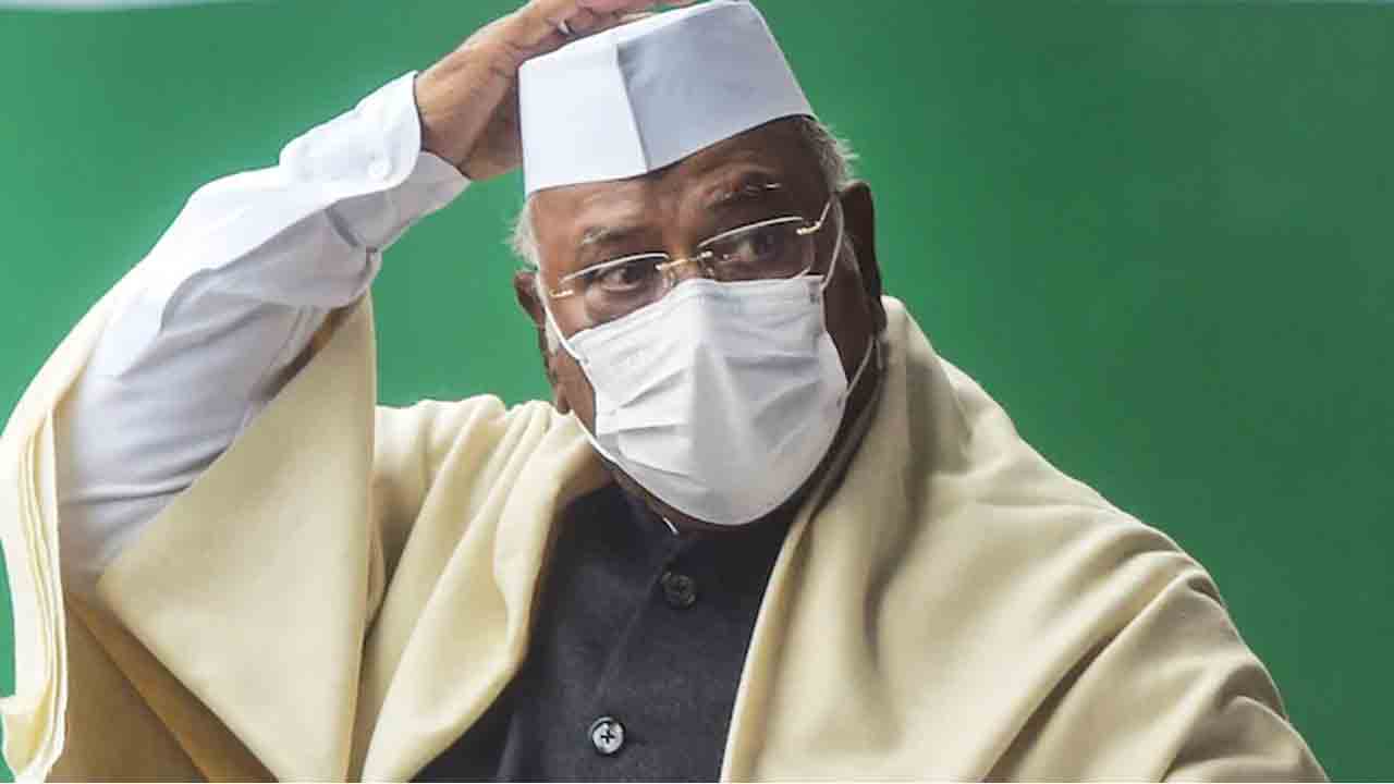 అసెంబ్లీ ఎన్నిక‌ల్లో ఓట‌మికి గాంధీ కుటుంబ‌మే కాదు..పార్టీ నేత‌లంతా బాధ్యులే : మ‌ల్లికార్జున్ ఖ‌ర్గే