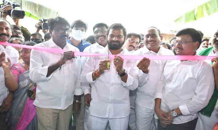 క్రీడలు, పర్యాటక రంగానికి ప్రభుత్వం పెద్దపీట