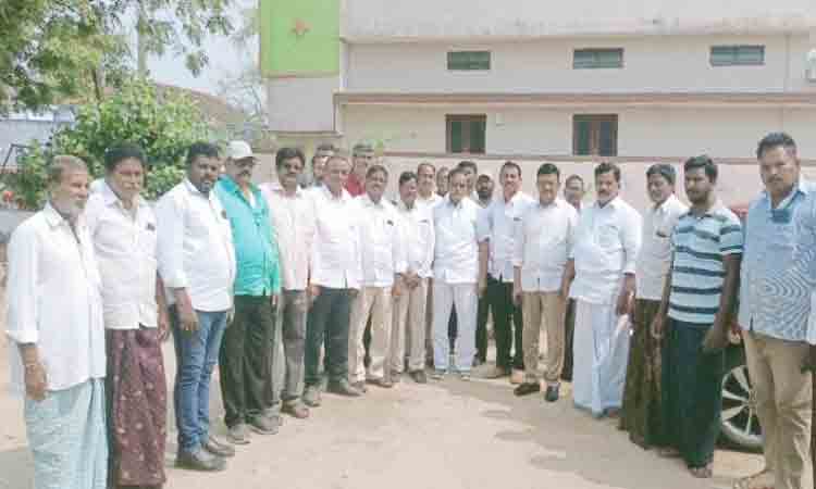 రాజకీయాలకు అతీతంగా అభివృద్ధి