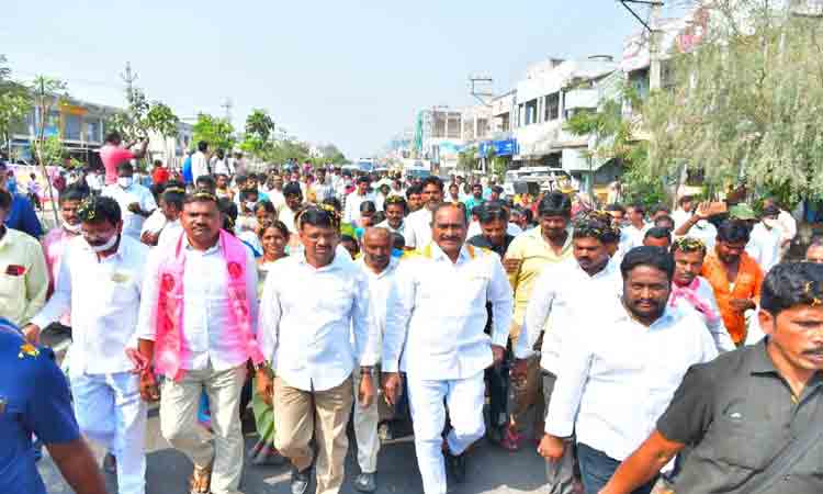 దశల వారీగా అందరికీ దళితబంధు