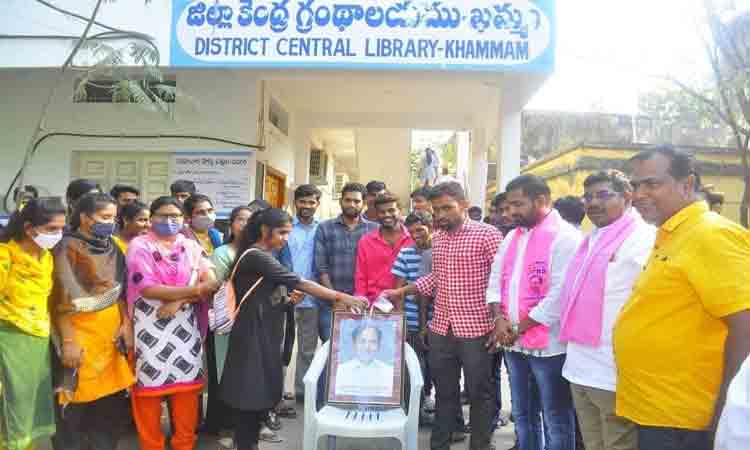 సీఎం ప్రకటనతో లక్ష కుటుంబాల్లో ఆనందం