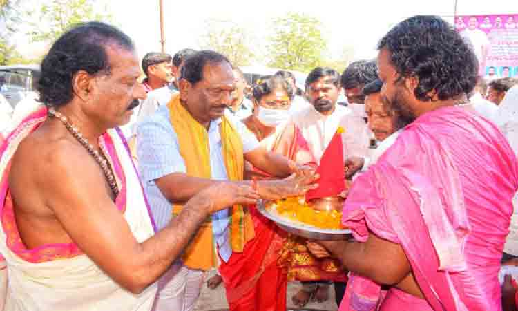 మహాశివరాత్రి ఉత్సవాల్లో మంత్రి కొప్పుల