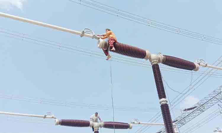 లైన్‌ ఉమెన్