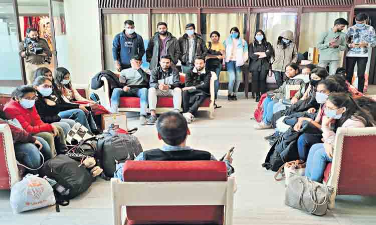 135 మంది తెలంగాణ విద్యార్థుల రాక