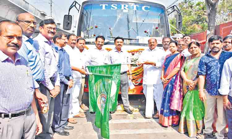 యాదాద్రికి మినీ బస్సులు