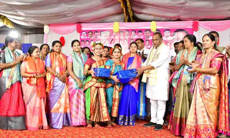 సమాజ నిర్మాణంలో వారి పాత్రే కీలకం : మంత్రి మల్లారెడ్డి