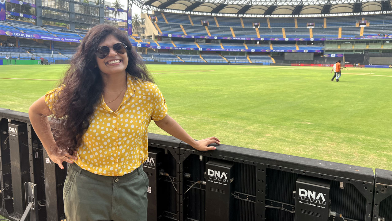 ముంబై ఇండియ‌న్స్ క్రికెట‌ర్లు ఏం మాట్లాడాల‌న్నా డిసైడ్ చేయాల్సింది మ‌న హైద‌రాబాదీ అమ్మాయే !!