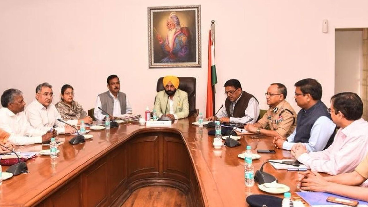 సీఎం వాట్సాప్ నెంబ‌రే ‘అవినీతి వ్య‌తిరేక హెల్ప్‌లైన్ నెంబ‌ర్‌’.. కీల‌క నిర్ణ‌యం తీసుకున్న భ‌గ‌వంత్ మాన్‌