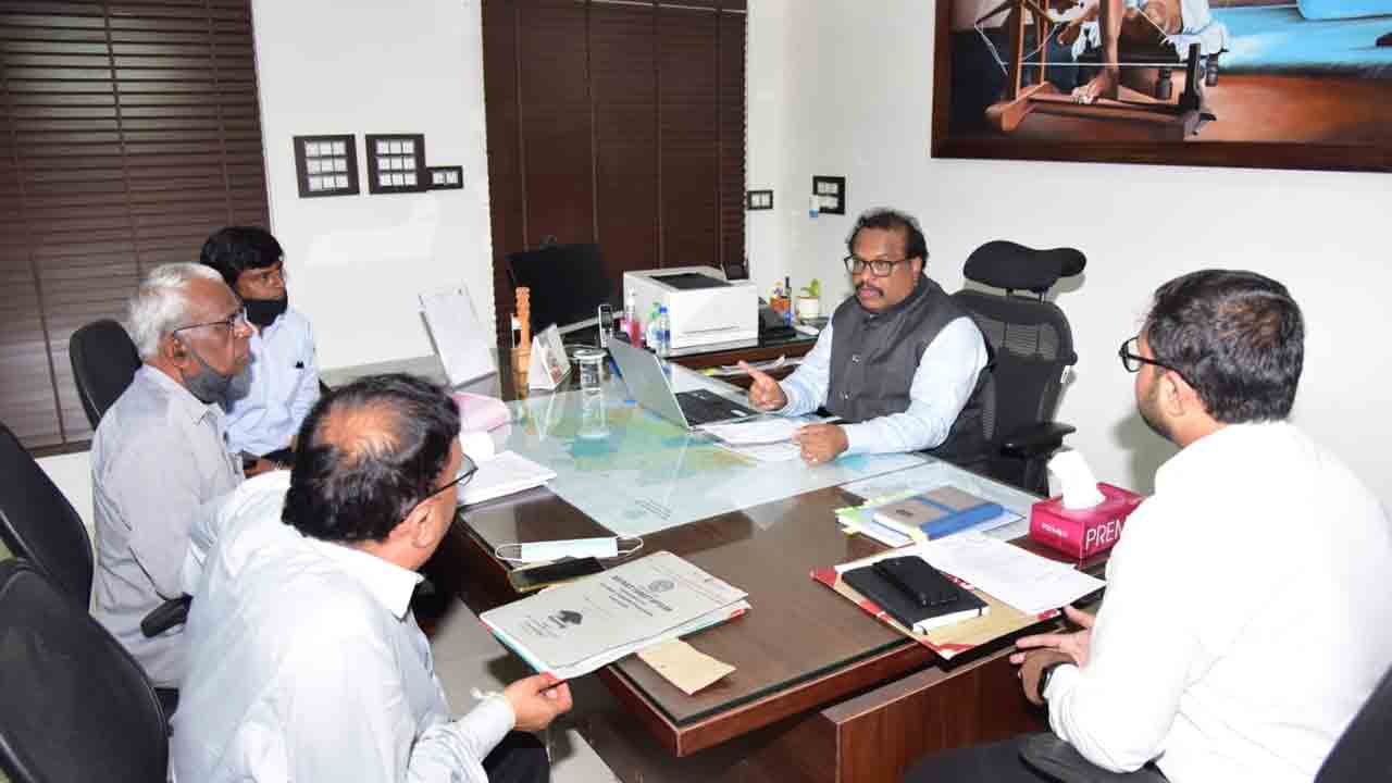 కేసీఆర్ అర్బన్ ఎకో పార్క్‌లో మినీ జూ ఏర్పాటు : కలెక్టర్ ఎస్.వెంకట్రావు