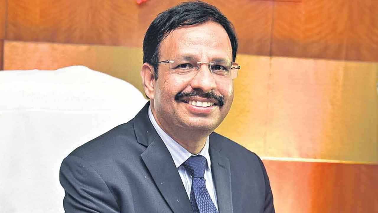 ఆర్టీసీ కార్గోలో ముత్యాల తలంబ్రాలు బుక్‌ చేసుకున్న టీఎస్సార్టీసీ ఎండీ సజ్జనార్‌