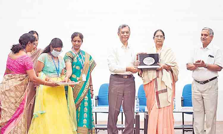 న్యాయ సూత్రాలను అర్థం చేసుకోవాలి