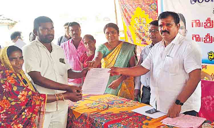 దళిత బంధు ప్రతిపక్షాలకు చెంపపెట్టు