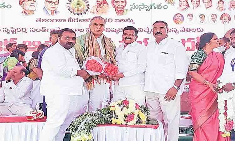 మంత్రికి ఘన స్వాగతం
