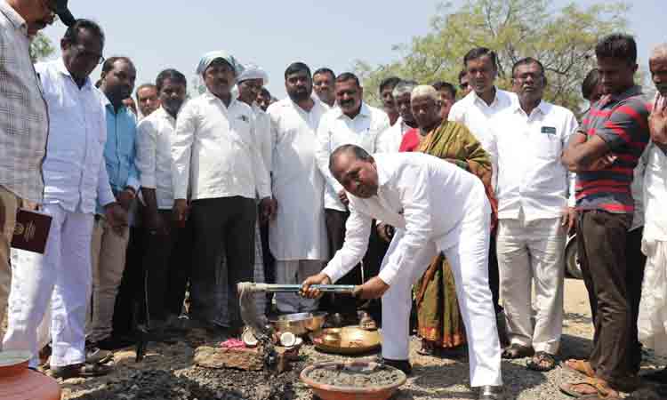 టీఆర్‌ఎస్‌ పాలనలోనే గ్రామాల అభివృద్ధి : ఎమ్మెల్యే మాణిక్యరావు
