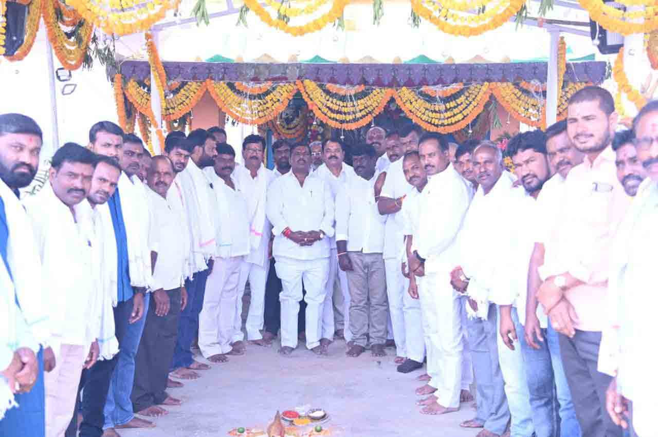 ఆలయాల అభివృద్ధికి కృషి  : ఎమ్మెల్యే మహిపాల్‌రెడ్డి