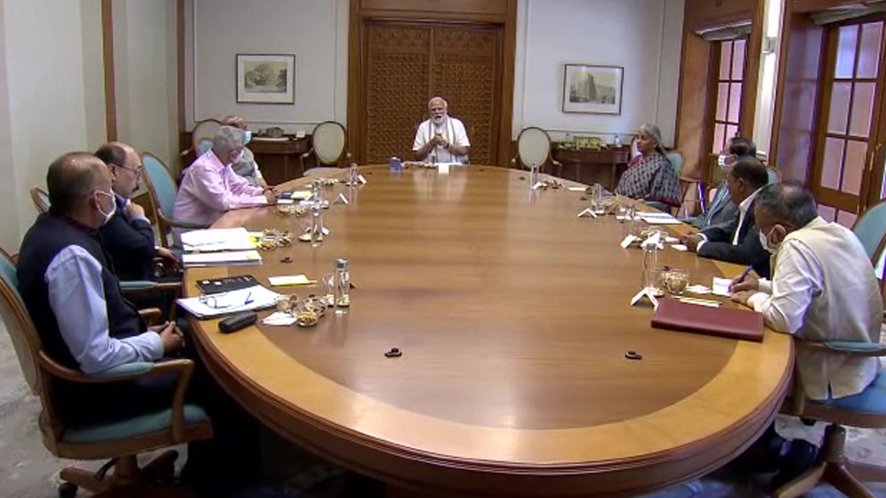 Modi | ర‌క్ష‌ణ రంగంలో భార‌త్‌ను స్వావ‌లంబ‌న‌గా మార్చాలి :  ప్ర‌ధాని మోదీ