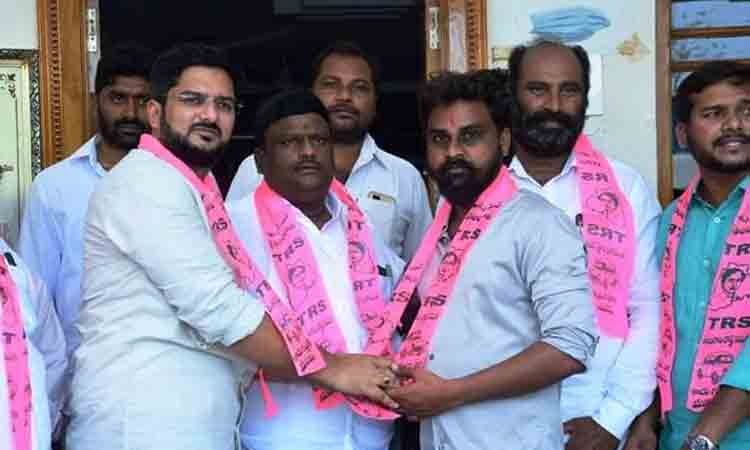 కాంగ్రెస్‌ నుంచి టీఆర్‌ఎస్‌లోకి భారీగా చేరికలు