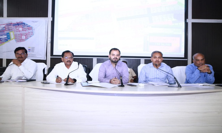 165 ప్లాట్లు.. రూ. 31.79 కోట్లు