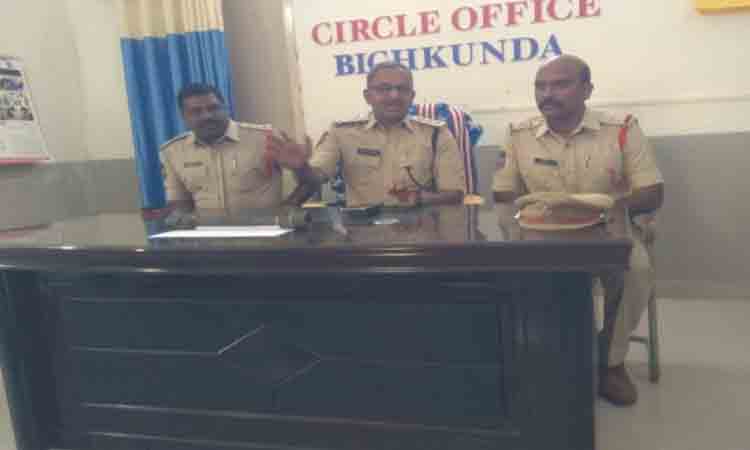 తనయుడే హత్య చేయించాడు