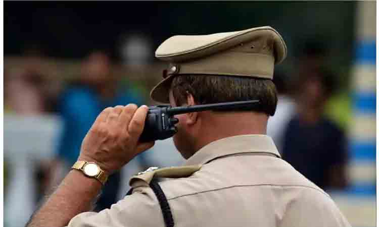 దారుణం : గిఫ్ట్ ఆశ‌చూపి బాలిక‌ను బ‌య‌ట‌కు తీసుకువెళ్లి లైంగిక దాడి..ఆపై విషం తాగించి..!