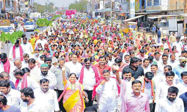 వనితా.. వందనం