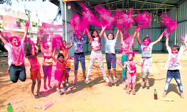 రంగుల కేళీ హోలీ