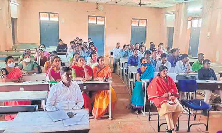 ఆంగ్ల బోధనకు తొలి అడుగు