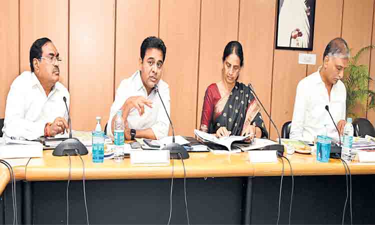 వచ్చే విద్యా సంవత్సరం ఇంగ్లిష్‌ మీడియం 8వ క్లాసు దాకా..