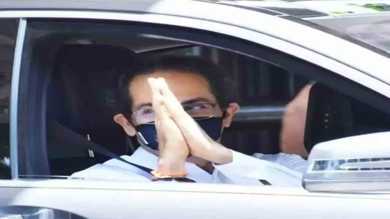 ఠాక్రే స‌ర్కార్‌లో ప‌వార్ పార్టీకే ప్ర‌యోజ‌నం : శివ‌సేన ఎంపీ