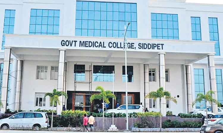 బీజేపీ రాష్ట్రాలపై ఆపేక్ష.. తెలంగాణపై కక్ష